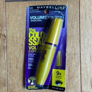 BRAND NEW IN PACKAGING!! Maybelline - Colossal Volume Express Mascara